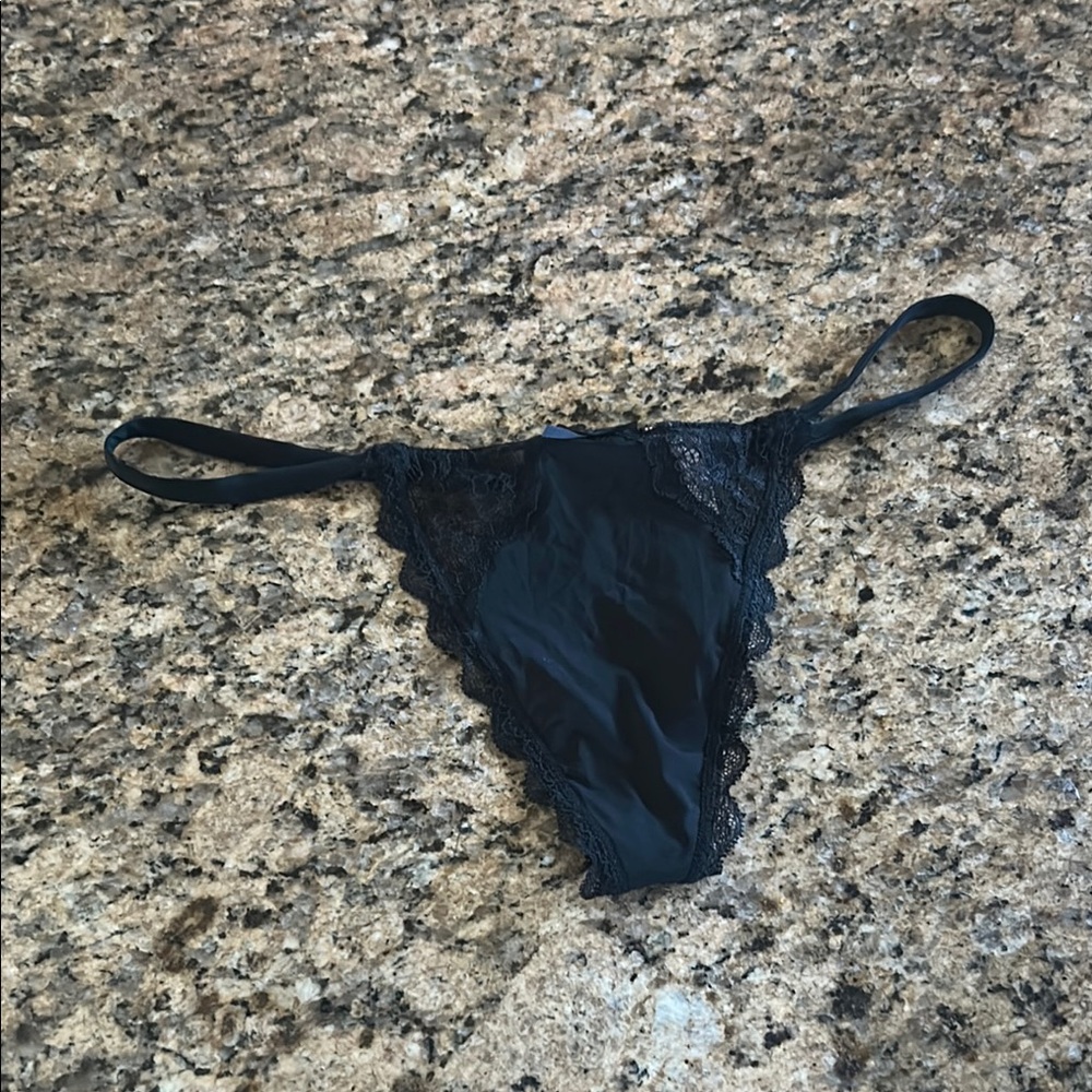 NWT victorias secret v-string